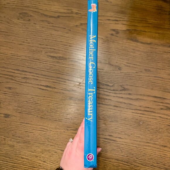 Mother Goose Treasury: Favorite Nursery Rhymes for Children Hardcover - Picture 3 of 8